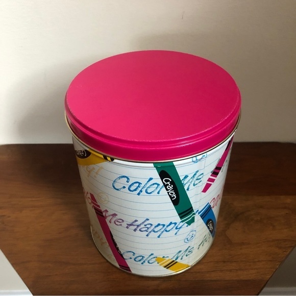 Vintage crayon themed tin - Picture 4 of 8